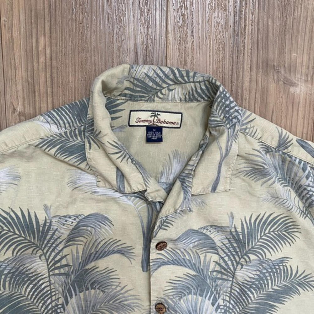 Tommy Bahama Hawaiian Palm Trees Mens Button Up Size M Greens&Tans Tropical Silk